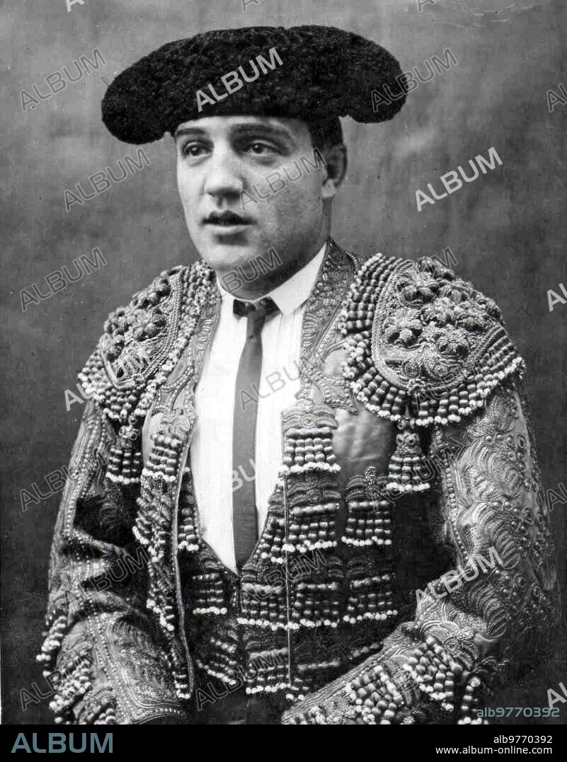 Abril 1918. El novillero Vicente Aznar (el almendro de Valencia), que ha muerto A consecuencia de una cornada que Recibió el domingo último cuando Toreaba en la plaza de Puertollano.