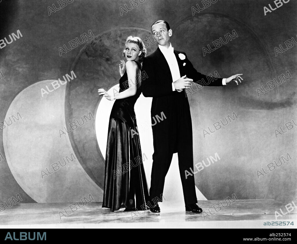 FRED ASTAIRE et GINGER ROGERS dans ROBERTA, 1935, réalisé par WILLIAM A. SEITER. Copyright RKO.