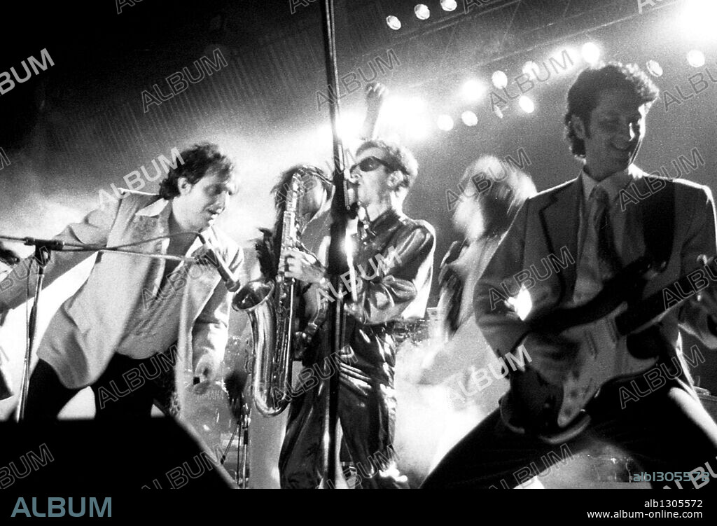 El grupo musical Los Manolos durante la ceremonia de clausura de los Juegos Olímpicos de Barcelona en el año 1992.
