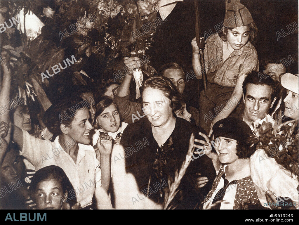Dolores Ibarruri 'The Pasionaria', Spanish Communist deputy, after his acclaimed speech at the Palais des Sports in Paris in 1938.