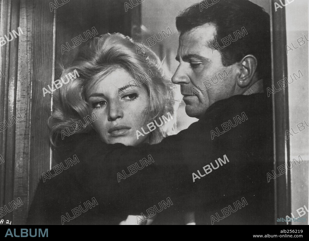 GABRIELE FERZETTI and MONICA VITTI in L' AVVENTURA, 1960, directed by MICHELANGELO ANTONIONI. Copyright PRODUZIONE CINEMATOGRAFICHE EUROPEE.