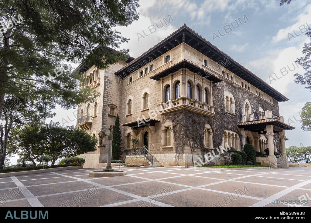 Marivent Palace, summer residence of the Spanish royal family, Cala Mayor, Palma, Majorca, Balearic Islands, Spain.