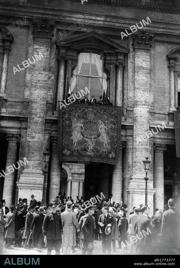 Benito Mussolini,  Armando Diaz,  Paolo Thaon of Revel, Filippo Cremonesi and Giacomo Acerbo on the balcony of the Capitol. Benito Mussolini along with Armando Diaz, Paulo Thaon di Revel, Filippo Cremonesi and Giacomo Acerbo appearing on the balcony of the Capitol. Rome, 21st April 1924.