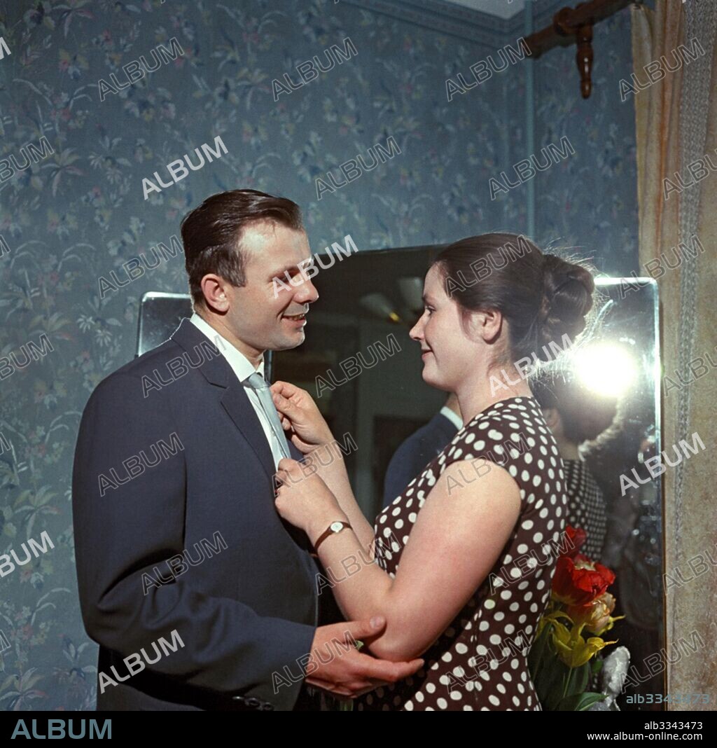 YAKOV ISRAILEVICH RYUMKIN. The cosmonaut Yuri Gagarin (1934-1968) with his wife Valentina.