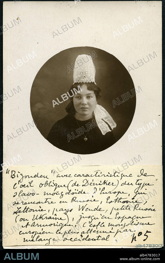 'Bigoudene avec caracteristique de l'oeil oblique du type slavo-mongoloide d'Europe, qui se rencontre en Russie, Lettonie... C'est le mongolisme europeen le plus attenue par melange occidental'. Photographie anonyme pour une carte postale vers 1910. Credit : Collection IM/KHARBINE-TAPABOR.