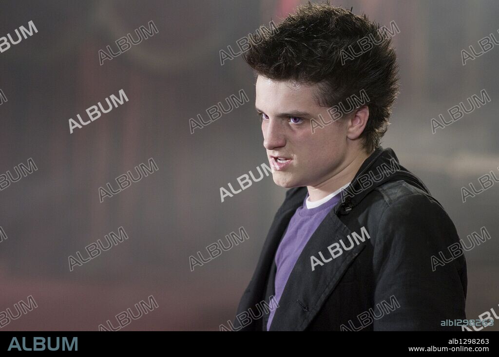 JOSH HUTCHERSON in CIRQUE DU FREAK, 2009 (CIRQUE DU FREAK: THE VAMPIRE'S ASSISTANT), directed by PAUL WEITZ. Copyright Donners company/universal pictures.