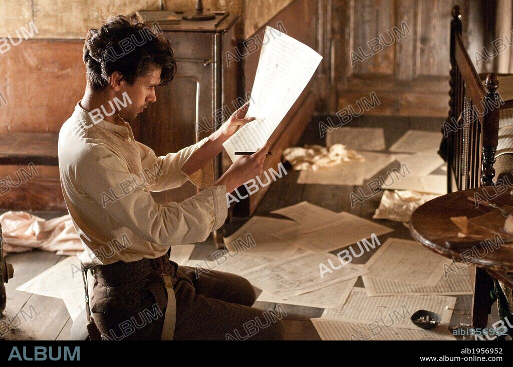 BEN WHISHAW in CLOUD ATLAS, 2012, directed by ANDY WACHOWSKI, LANA WACHOWSKI and TOM TYKWER. Copyright ARD DEGETO FILM.