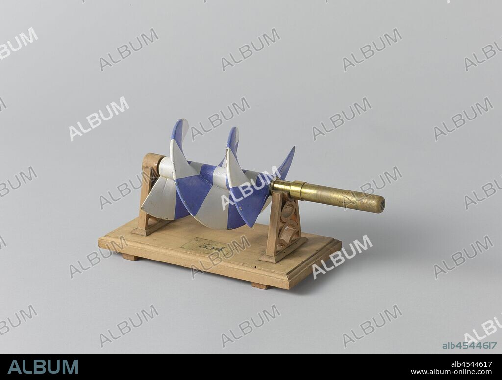 Model of a Double-Threaded Archimedean Screw Propeller. The corridors go twice and are divided into segments painted blue and white, from which a normal two-blade screw can be constructed. The screw can be turned by hand on the screw shaft. The pitch is approx. 11 cm, the diameter 8 cm. 1:20 scale (derived)., P.N. Rijk (attributed to), Netherlands, 1844, wood (plant material), brass (alloy), h 14.5 cm × w 30.8 cm × d 11.5 cm.