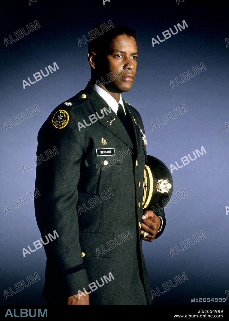 DENZEL WASHINGTON in COURAGE UNDER FIRE, 1996, directed by EDWARD ZWICK. Copyright 20TH CENTURY FOX.