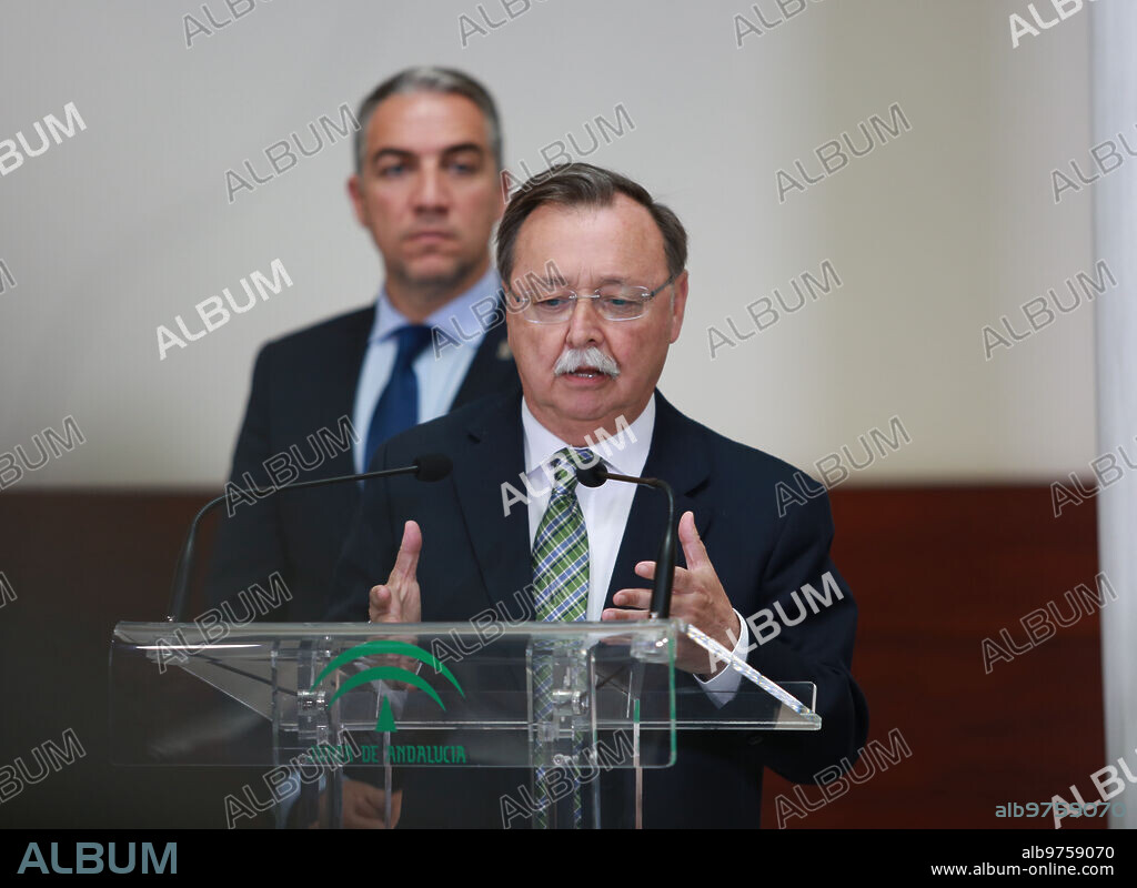 Sevilla, 22/04/2019. Palacio de San Telmo. Juan Manuel Moreno Bonilla firma un acuerdo con Ceuta y Melilla. Asisten, Juan Jesús Vivas y Juan José Imbroda. Foto: Vanessa Gómez. ARCHSEV.