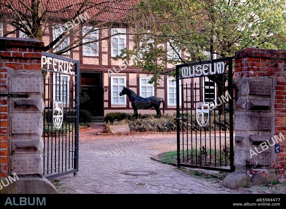 Verden / Aller, Pferdemuseum © Lisa Hammel 6 × 9 cm.