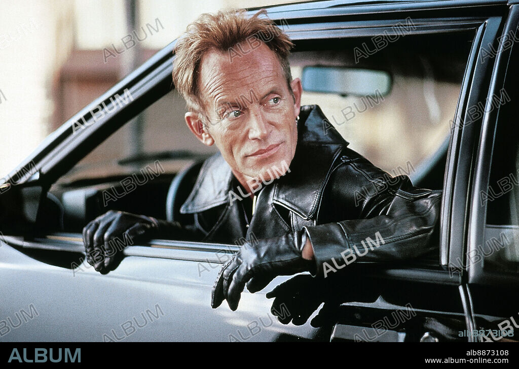 LANCE HENRIKSEN en JOHNNY EL GUAPO, 1989 (JOHNNY HANDSOME), dirigida por WALTER HILL. Copyright TRISTAR PICTURES.