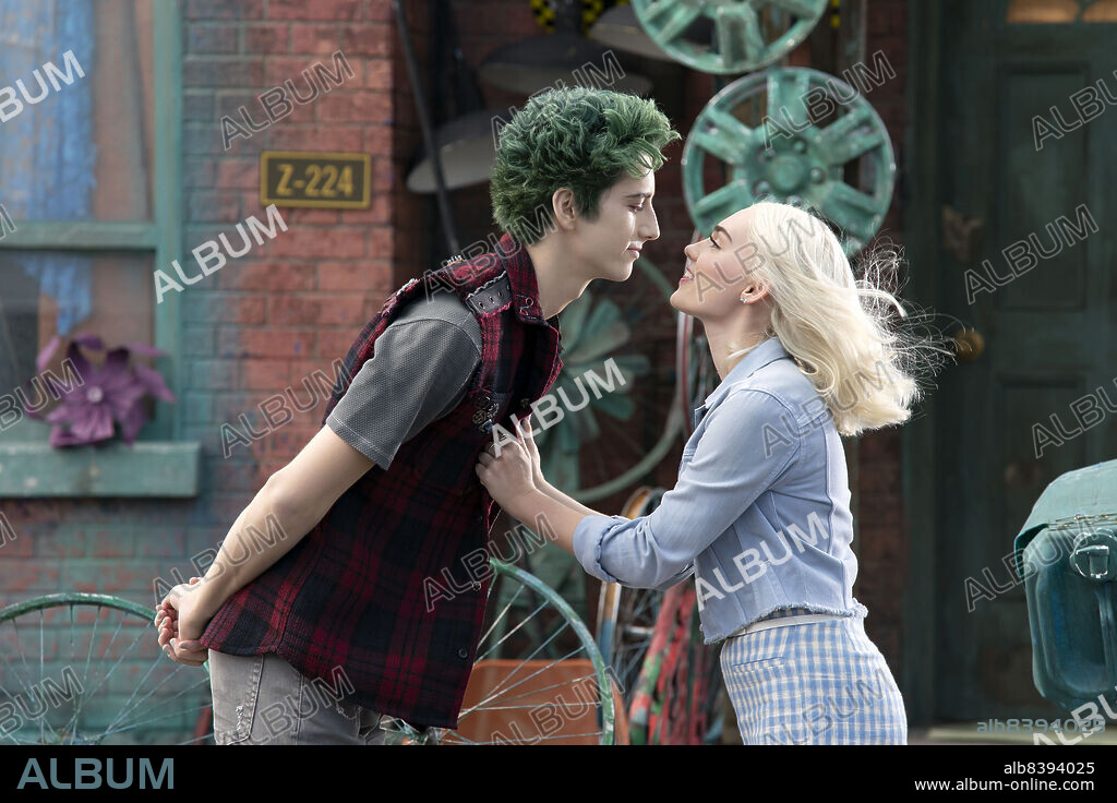 MEG DONNELLY et MILO JACOB MANHEIM dans ZOMBIES 3, 2022 (Z-O-M-B-I-E-S 3), réalisé par PAUL HOEN. Copyright DISNEY CHANNEL.