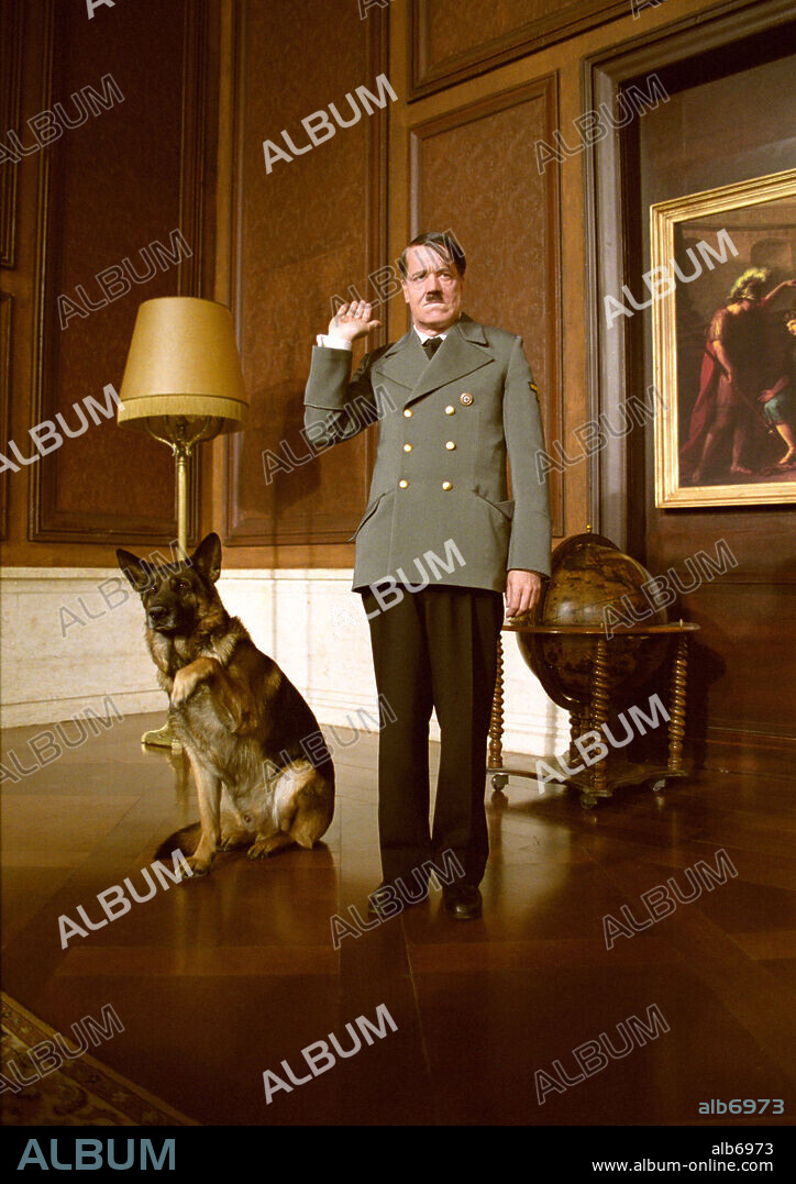 HELGE SCHNEIDER in MEIN FUHRER-THE TRULY TRUEST TRUTH ABOUT ADOLF HITLER, 2007 (MEIN FUHRER-DIE WIRKLICH WAHRSTE WAHRHEIT UBER ADOLF HITLER), directed by DANI LEVY. Copyright BAYERISCHER RUNDFUNK.