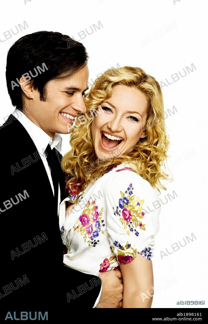 GAEL GARCIA BERNAL y KATE HUDSON en UN PEDACITO DE CIELO, 2011 (A LITTLE BIT OF HEAVEN), dirigida por NICOLE KASSELL. Copyright DAVIS ENTERTAINMENT.