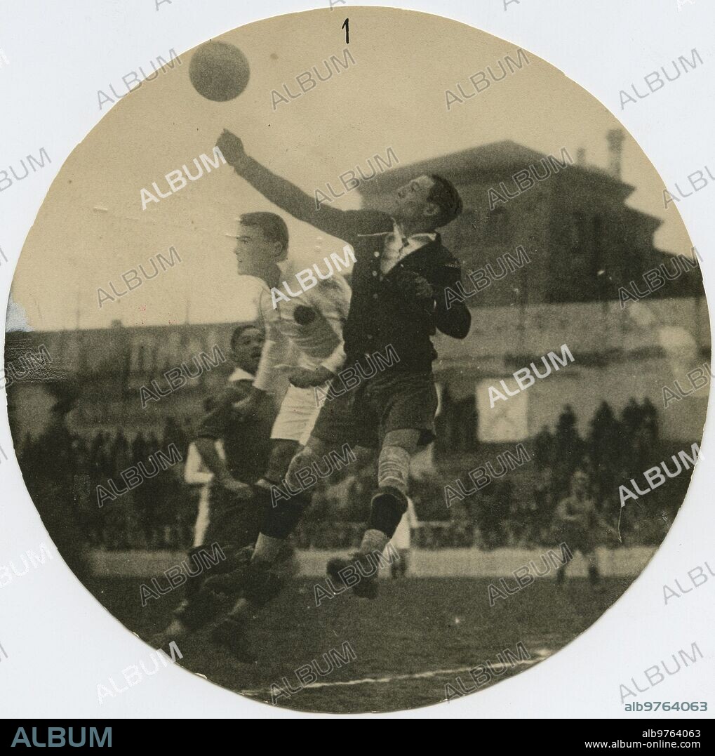 Diciembre 1927. Campeonatos Regionales de Fútbol, Madrid: Rel Madrid-unión Sporting.