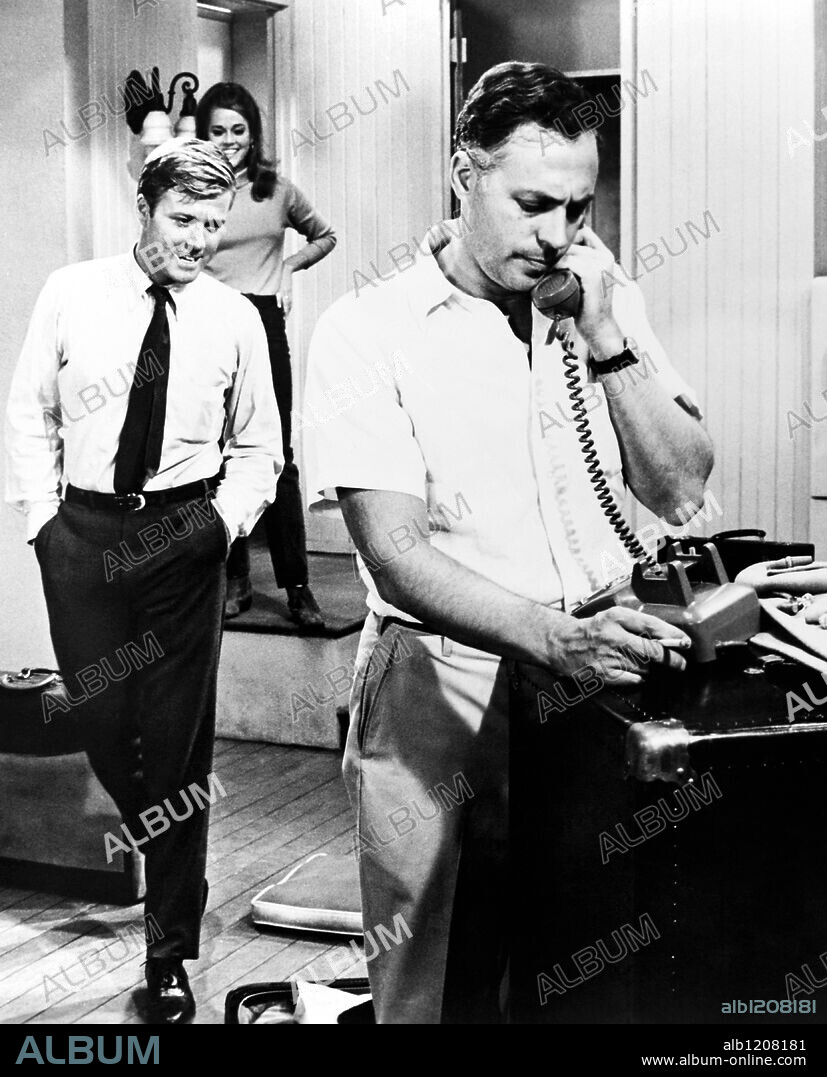 GENE SAKS, JANE FONDA and ROBERT REDFORD in BAREFOOT IN THE PARK, 1967, directed by GENE SAKS. Copyright PARAMOUNT PICTURES.