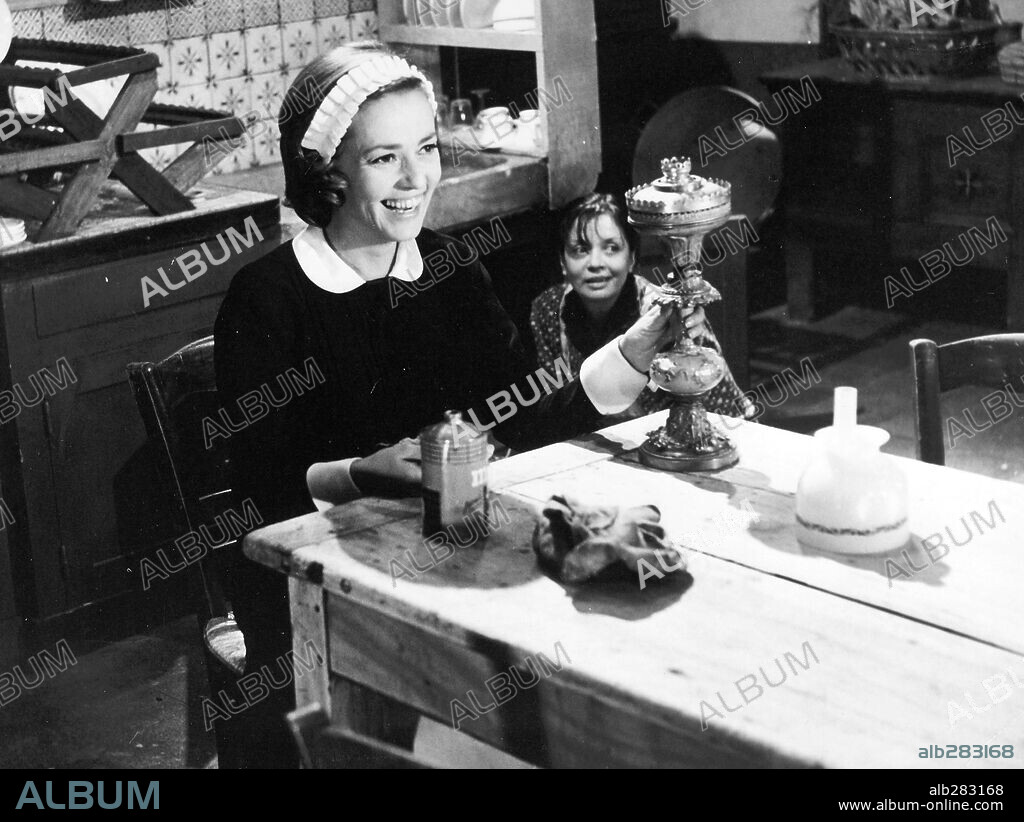JEANNE MOREAU in DIARY OF A CHAMBERMAID, 1964 (LE JOURNAL D'UNE FEMME DE CHAMBRE), directed by LUIS BUÑUEL. Copyright SPEVA/CINE ALLIANCE/FILM SONOR/DEAR.