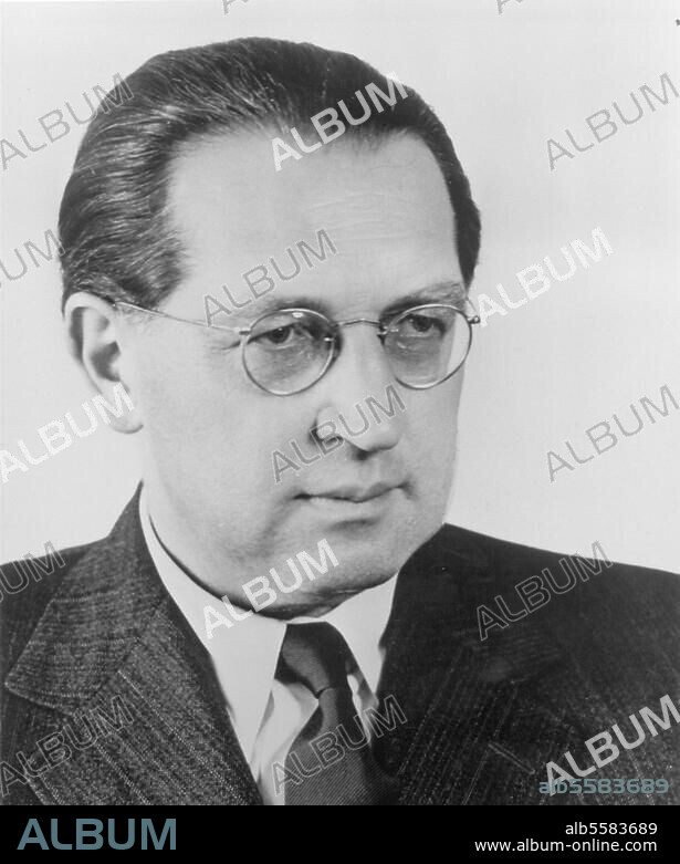 Dehler, Thomas homme politique allemand (DDP et FDP ; ministre de la justice de 1949 à 1953, président du groupe parlementaire du FDP de 1953 à 1956, président du FDP de 1954 à 1957, vice-président du Bundestag de 1960 à 1967 ; Lichtenfels 14.12.1897 - Streitberg (district de Forchheim) 21.7.1967. / Portrait, vers 1960.