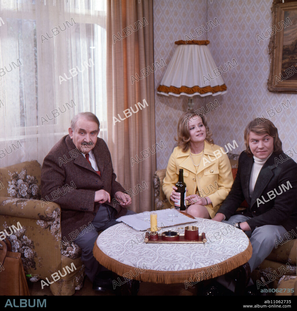 Hello - Hotel Sacher  Porter!, TV series, Austria/Germany 1973 - 1975, episode "Fraeulein Assmussen", Actor: Fritz Eckhardt, Claudia Rieschel, Bernhard Toeschinger.