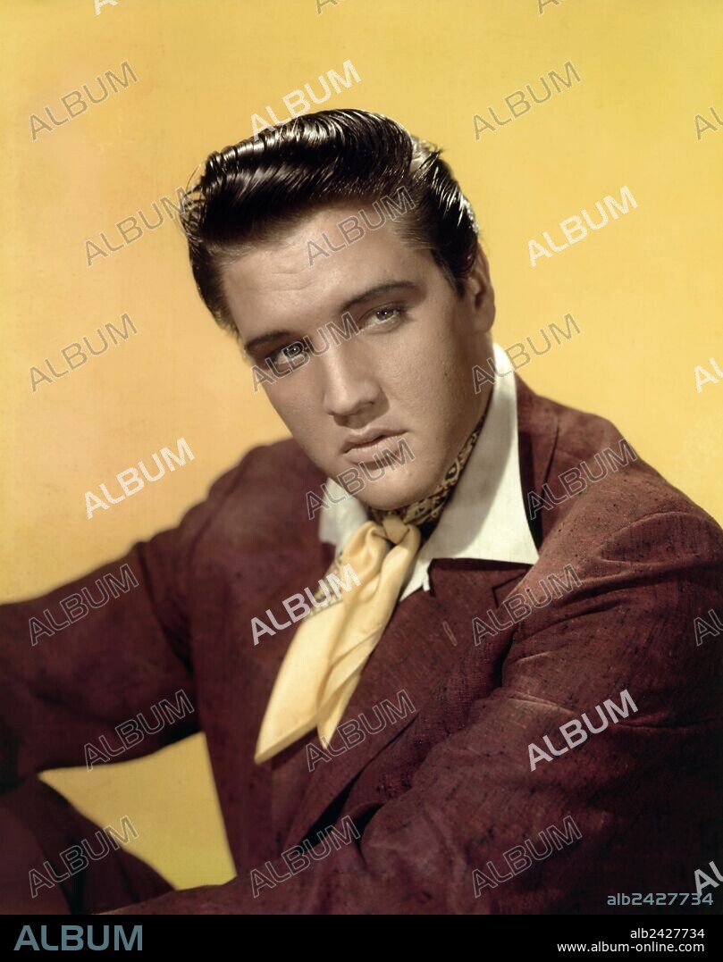 ELVIS PRESLEY en EL BARRIO CONTRA MÍ, 1958 (KING CREOLE), dirigida por MICHAEL CURTIZ. Copyright PARAMOUNT PICTURES.