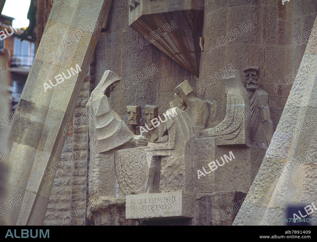 JOSEP MARIA SUBIRACHS (1927-2014). ESCULTURAS DE LA FACHADA DE LA PASION- ULTIMA CENA - INSCRIPCION EN CATALAN - S XX.