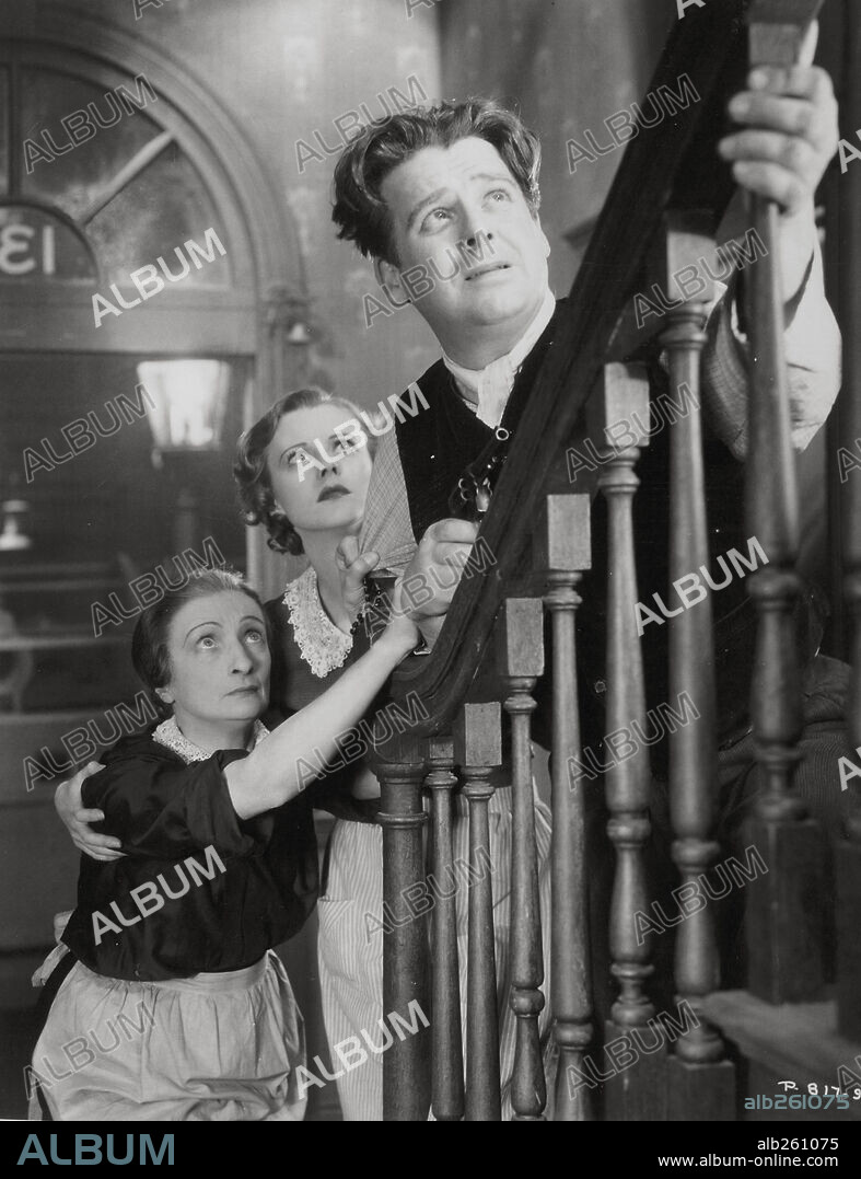 HEATHER ANGEL, UNA O'CONNOR et WALLACE FORD dans THE INFORMER, 1935, réalisé par JOHN FORD. Copyright RKO.