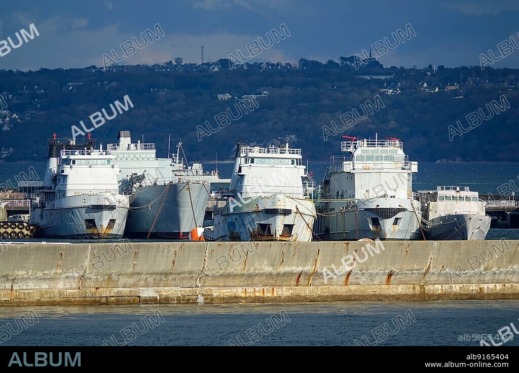Decommissioned French Navy Ships, Brest Submarine Repair Yard, WW2, Bunker with Dry Docks, Brest, Department of Finistere Penn ar Bed, Region of Brittany Breizh, France, Europe.
