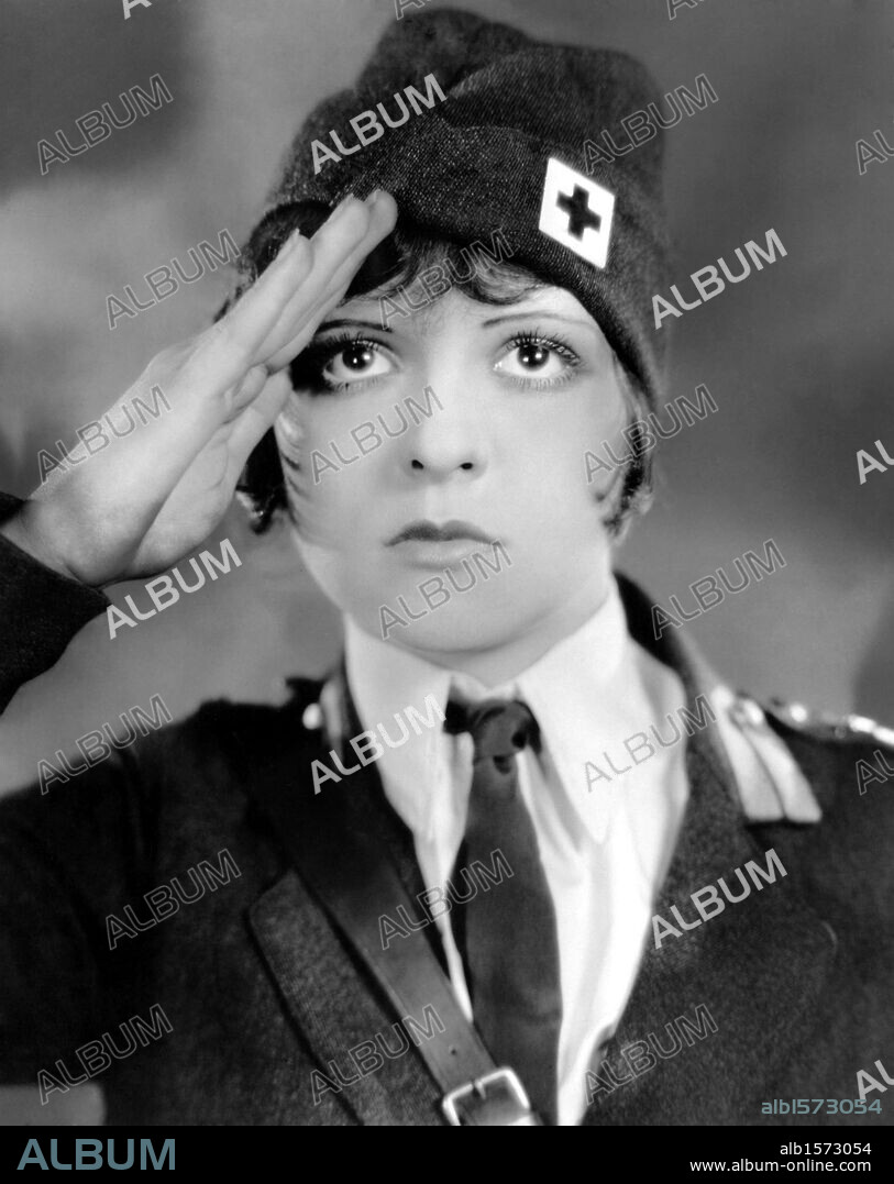 CLARA BOW en ALAS, 1927 (WINGS), dirigida por WILLIAM A. WELLMAN. Copyright PARAMOUNT PICTURES.