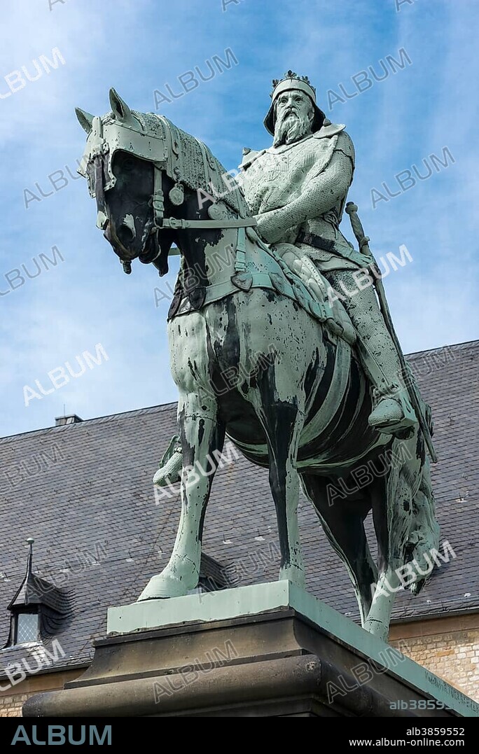 Equestrian statue of Emperor Frederick Barbarossa, Kaiserpfalz, imperial palace, Goslar, Harz, Lower Saxony, Germany, Europe.
