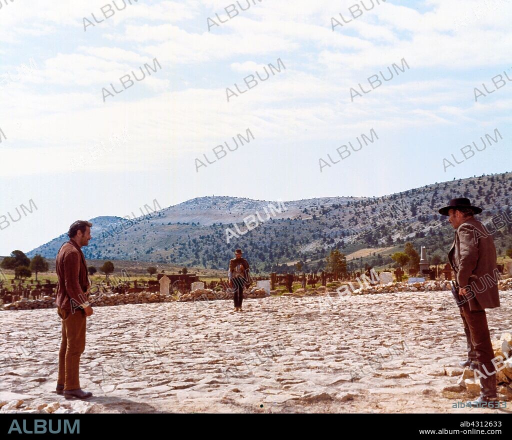 CLINT EASTWOOD, ELI WALLACH and LEE VAN CLEEF in GOOD, THE BAD AND THE UGLY, THE, 1966 (BUONO, IL BRUTTO, IL CATTIVO, IL), directed by SERGIO LEONE. Copyright PRODUZIONI EUROPEE ASSOCIATI.