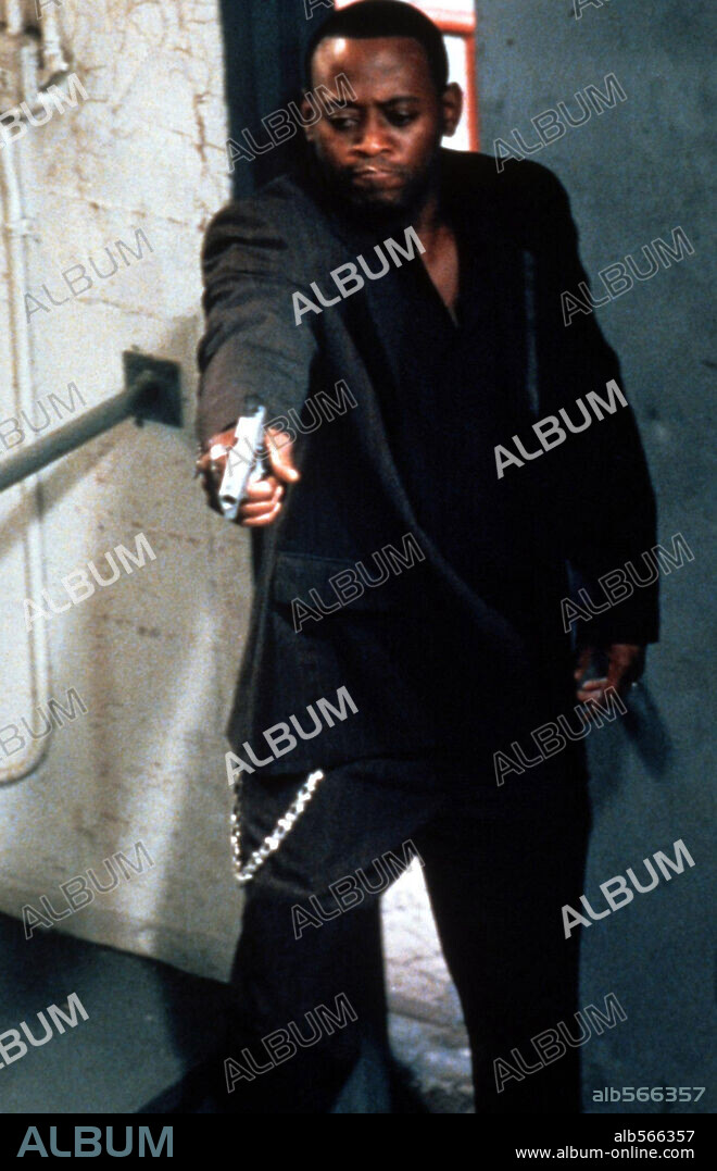 OMAR EPPS in BROTHER, 2000, directed by TAKESHI KITANO. Copyright NEW WORLD INTERNATIONAL.