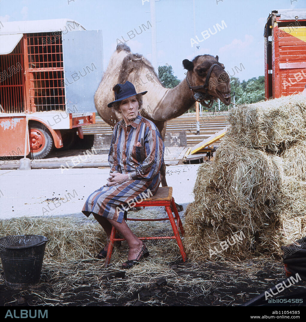 Jakob and Adele, TV series, Germany 1981 - 1989, episode: "On the difficulty of selling a camel", Actor: Brigitte Horney.