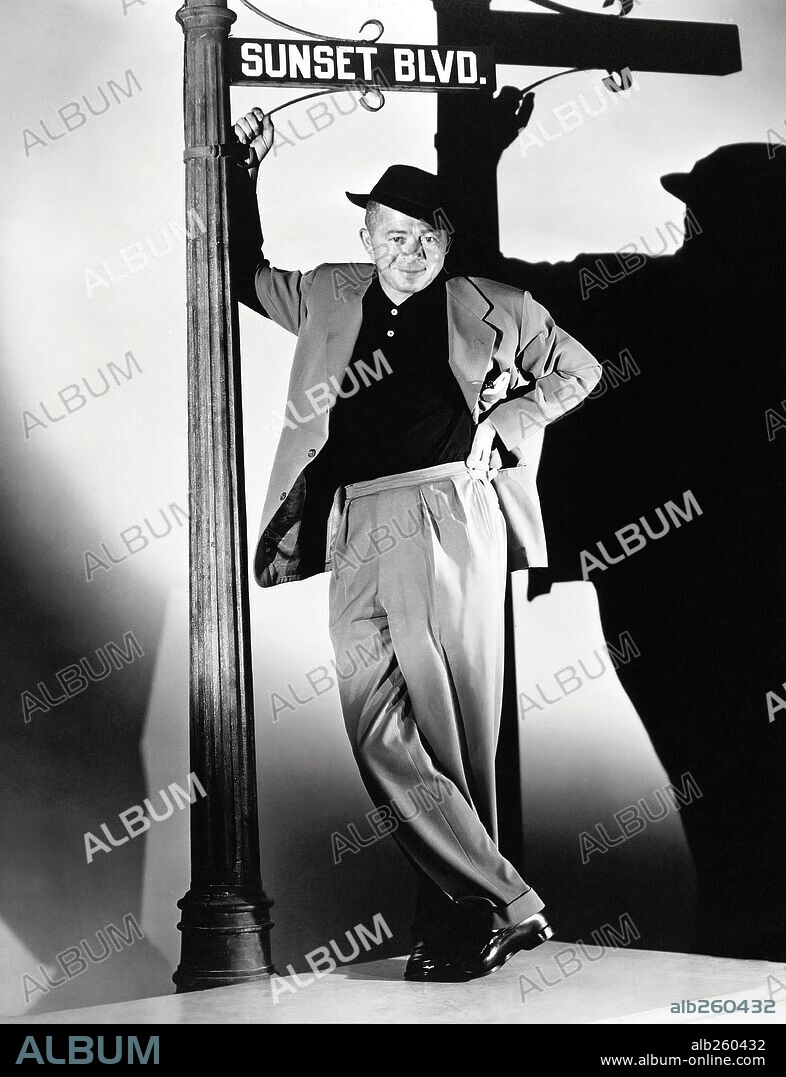 BILLY WILDER in SUNSET BLVD., 1950, directed by BILLY WILDER. Copyright PARAMOUNT PICTURES.