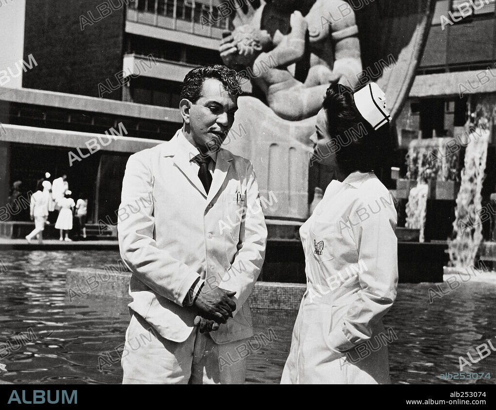 CANTINFLAS in EL SEÑOR DOCTOR, 1965, directed by MIGUEL M. DELGADO. Copyright POSA FILMS, S.A.