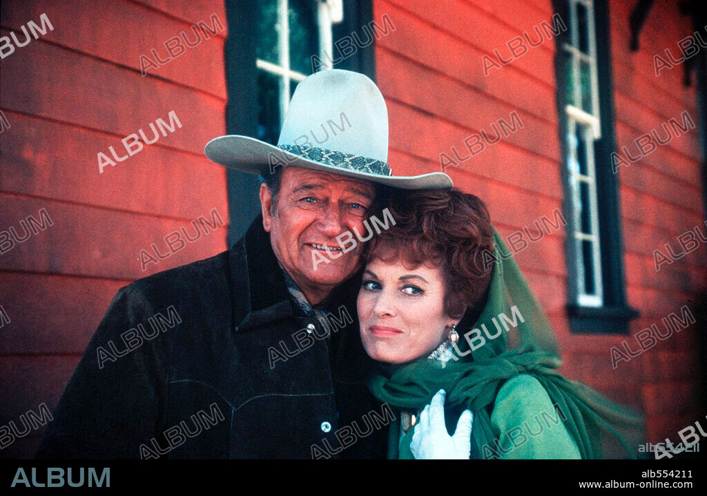 JOHN WAYNE y MAUREEN O'HARA en EL GRAN JACK, 1971 (BIG JAKE), dirigida por GEORGE SHERMAN. Copyright NATIONAL GENERAL PICTURES.