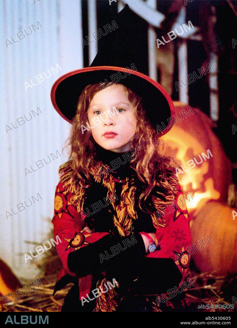 THORA BIRCH in HOCUS POCUS, 1993, directed by KENNY ORTEGA. Copyright WALT DISNEY PRODUCTIONS.