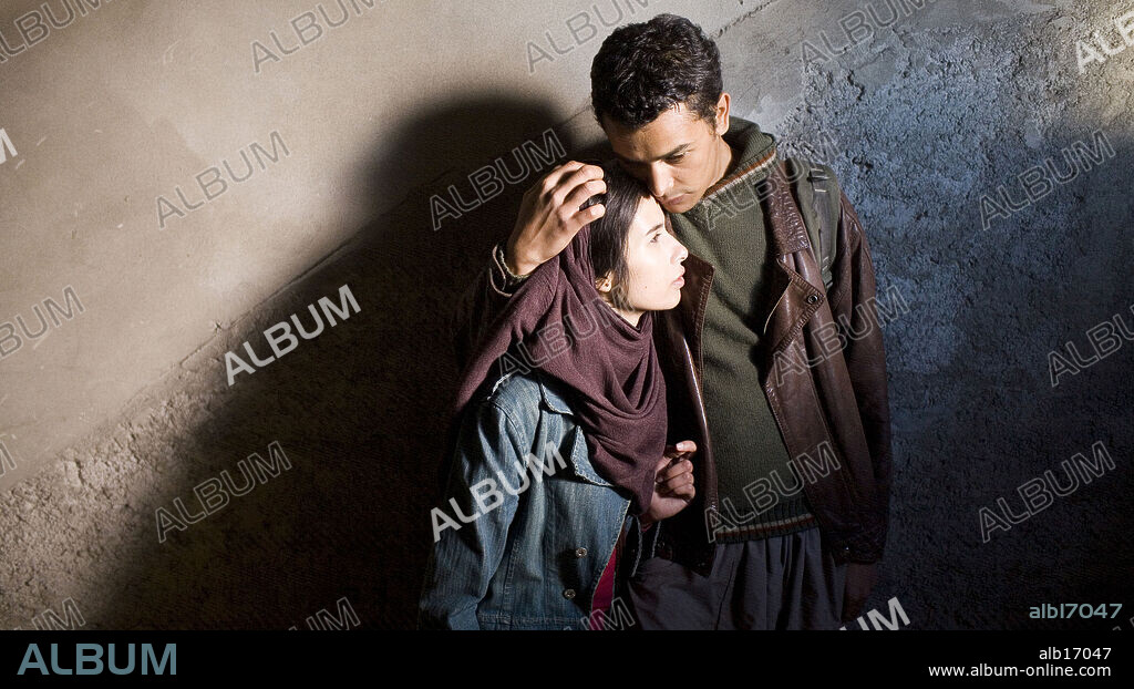 MOHAMMEDA KHOUAS und ZINEB OUKACH in RENDITION, 2007, unter der Regie von GAVIN HOOD. Copyright ANONYMOUS CONTENT/DUNE FILMS/LEVEL 1 ENTERTAINMENT/ / EMERSON, SAM.