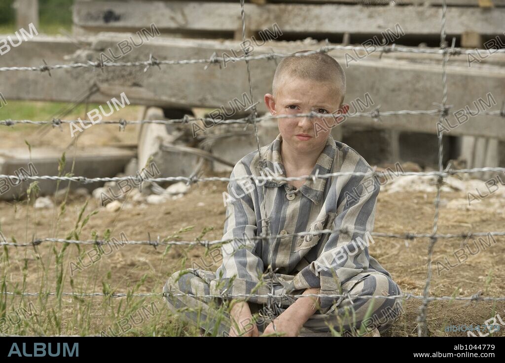 JACK SCANLON in DER JUNGE IM GESTREIFTEN PYJAMA, 2008 (THE BOY IN THE STRIPED PYJAMAS), unter der Regie von MARK HERMAN. Copyright BBC FILMS/HEYDAY FILMS/MIRAMAX FILMS / DAVID, LUKACS.