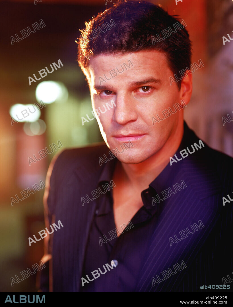 DAVID BOREANAZ in ANGEL-TV, 1999, directed by DAVID GREENWALT and JOSS WHEDON. Copyright 20TH CENTURY FOX TV.