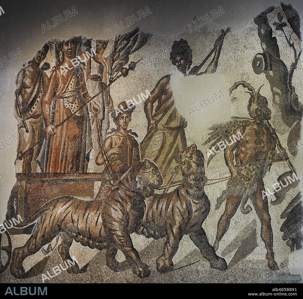 Mosaico romano del Triunfo de Baco. Representa a Baco sobre un carro tirado por dos tigresas, junto a una Victoria alada y un Sátiro. Encabeza el cortejo una Ménade danzante (sólo se conserva en parte), seguida de Pan con el nébris, guiando a las fieras tirando de las riendas. Junto a las tigresas, una Ménade con corona de hiedra y antorcha y una niña. Siglo II. Mármol. Procedente de Caesaraugusta (Zaragoza). Museo Arqueológico Nacional. Madrid. España.