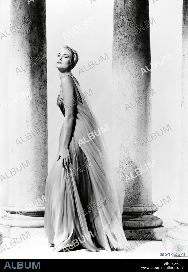 GRACE KELLY in TO CATCH A THIEF, 1955, directed by ALFRED HITCHCOCK. Copyright PARAMOUNT PICTURES.