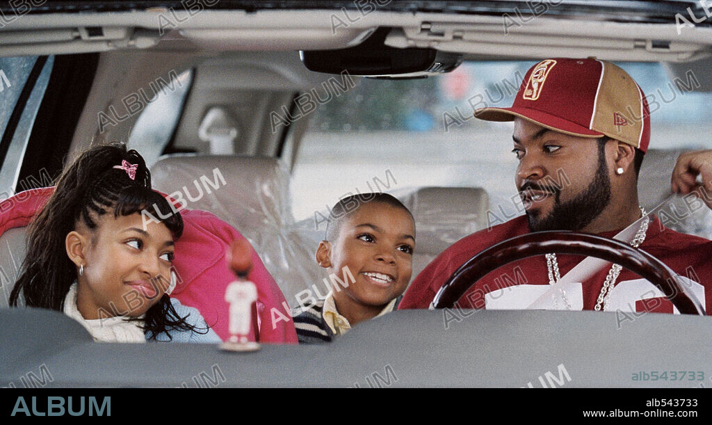 ALEISHA ALLEN, ICE CUBE and PHILIP DANIEL BOLDEN in ARE WE THERE YET?, 2005, directed by BRIAN LEVANT. Copyright COLUMBIA PICTURES.
