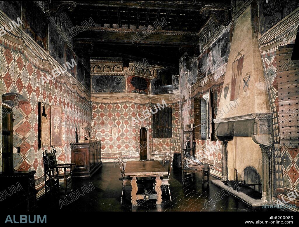 SALA DE LOS PAPAGAYOS DEL PALACIO DAVANZATI CONSTRUIDO EN EL SIGLO XIV.