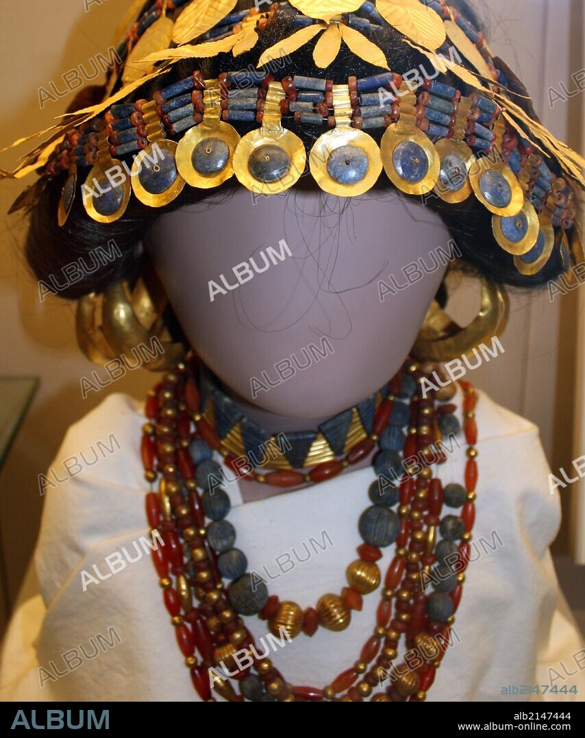 Reconstructed head of a Sumerian woman.  (Photo by: Universal History Archive/UIG via Getty Images).