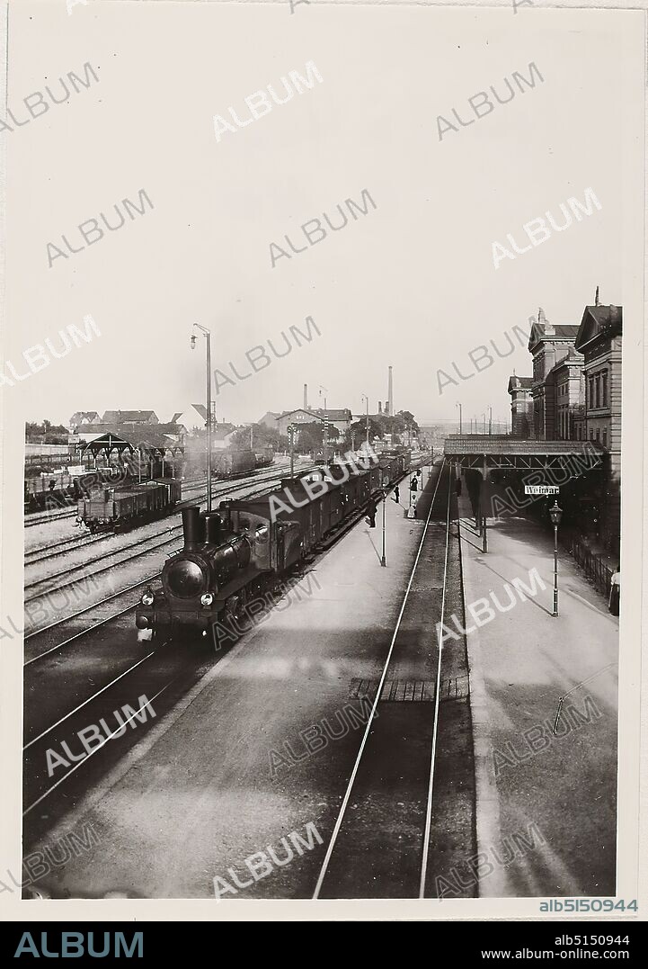Louis Held, Bahnhof in Weimar, ca. 1890, Staatliche Landesbildstelle Hamburg, collection on the history of photography, silver gelatine paper, cardboard, black and white positive process, image size: height: 11.70 cm; width: 8.00 cm, inscribed: verso and on the cardboard: photographer, place, designation, dimensions and inv.- No. handwritten in black, stamp: verso and left on the cardboard: stamp Staatliche Landesbildstelle Hamburg, reporting photography, railway, train, station, stop (railroad, streetcar), hist. Building, locality, street, hist. Place, city, village, Weimar.
