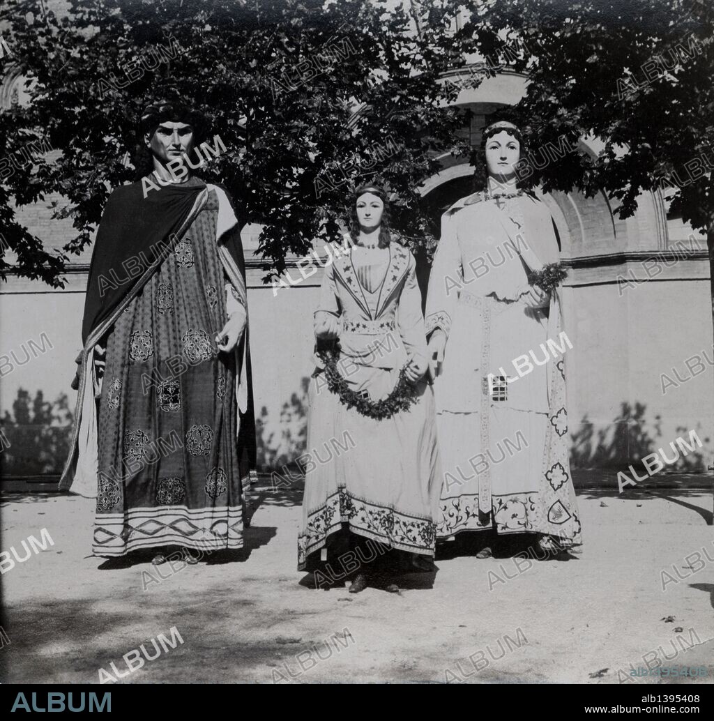 Los gigantes de Mataró, Robafaves y la Giganta, y la hija de ambos, Toneta, Años 1905.