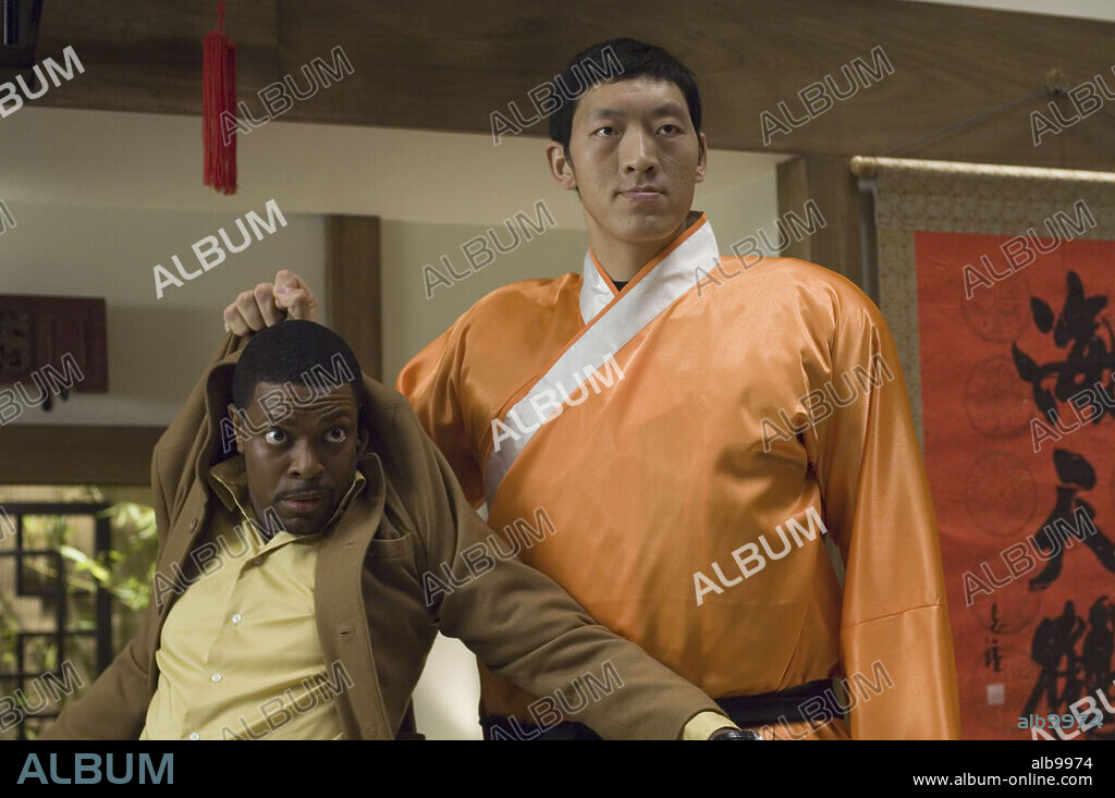 CHRIS TUCKER and SUN MING MING in RUSH HOUR 3, 2007, directed by BRETT RATNER. Copyright NEW LINE CINEMA/AVERY PIX/ROGER BIRNBAUM PRODUCTIONS/ / WILSON, GLEN.