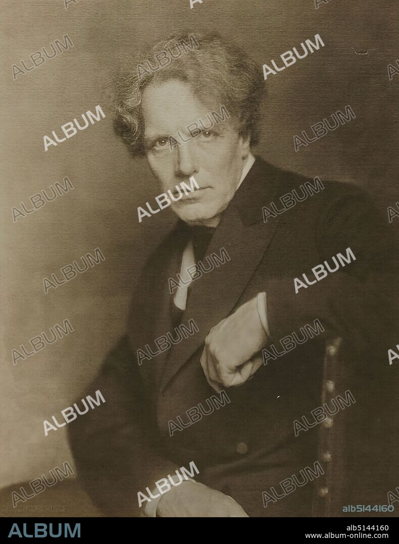 Nicola Perscheid, Der Schauspieler Dr. Ludwig Wüllner, paper, platinum printing, image size: height: 20,80 cm; width: 16,20 cm, dry stamp: recto and left. NICOLA PERSCHEID, Stamp: verso on the box: portrait photography, studio photography/studio photography, half-length portrait, En face (frontal view), actor, actress, seated figure, singer, Ludwig Wüllner.