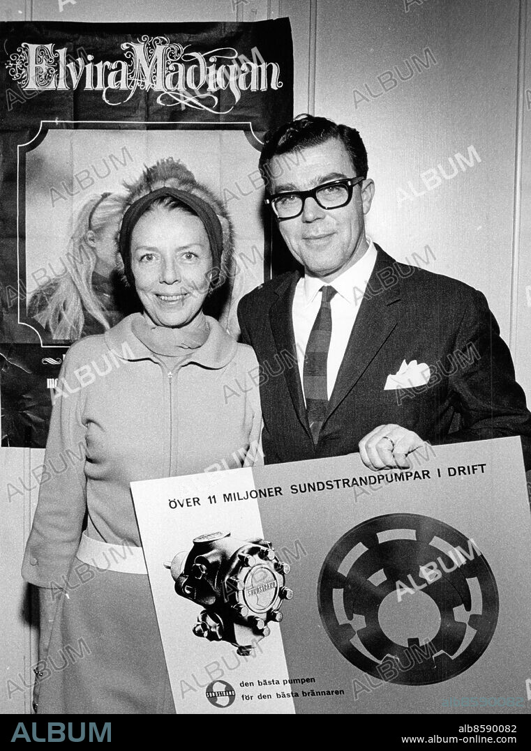 Stockholm 1968-02-26 . Kerstin och Carl Johan Bernadotte ger presskonferens på Strand hotell. Foto: John Kjellström / Svenskt Pressfoto / TT / kod 20360.